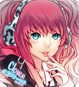  finger_to_mouth green_eyes headphones kyokugen_dasshutsu kyokugen_dasshutsu:_9_jikan_9_nin_9_no_tobira looking_at_viewer pink_hair smile yotsuba_(kyokugen_dasshutsu) 