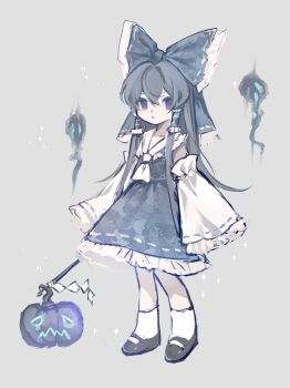  1girl 80isiiii absurdres alternate_color ascot black_hair black_shoes blue_bow blue_skirt bow detached_sleeves frilled_bow frilled_hair_tubes frills full_body gohei grey_background hair_between_eyes hair_bow hair_tubes hakurei_reimu highres holding holding_gohei jack-o'-lantern long_hair mary_janes open_mouth player_2 purple_eyes ribbon-trimmed_skirt ribbon-trimmed_sleeves ribbon_trim shoes simple_background skirt skirt_set socks solo touhou very_long_hair white_socks 