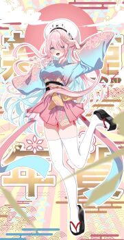  1girl black_sandals black_sash blue_eyes blue_hair blue_kimono bow breasts colored_inner_hair commentary_request fang floral_print floral_print_kimono flower hair_flower hair_ornament hat heterochromia highres japanese_clothes kimono long_hair multicolored_hair obi okobo open_mouth original pink_eyes pink_hair platform_sandals print_kimono sandals sash shadow skin_fang solo thighhighs visitofsiki white_hat white_thighhighs wide_sleeves yellow_bow 