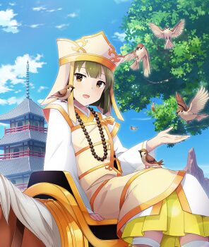  1girl animal architecture ban_tsugumi bead_necklace beads bird blue_sky brown_feathers cloud cosplay day dot_nose double-parted_bangs east_asian_architecture falling_feathers feathers feet_out_of_frame game_cg green_hair hat horse jewelry journey_to_the_west looking_at_viewer necklace official_art on_animal open_mouth outdoors outstretched_hand prayer_beads robe saddle short_hair sitting sitting_on_animal skirt sky smile solo sparrow tang_sanzang tang_sanzang_(cosplay) third-party_source toji_no_miko toji_no_miko:_kizamishi_issen_no_tomoshibi tree white_robe yellow_eyes yellow_hat yellow_skirt 