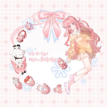  1girl ankle_socks bare_shoulders bloom_poetry_(shining_nikki) character_doll chinese_commentary chinese_text circle_formation clenched_hand collarbone commentary_request doll eyelashes flower flower_necklace full_body grid_background grin hair_intakes hand_on_own_chest happy highres holding holding_stuffed_toy infinity_nikki jewelry lipstick long_hair long_sidelocks looking_at_viewer makeup mary_janes melody_bloom_(infinity_nikki) miniskirt miracle_nikki necklace nikki_(series) off-shoulder_sweater off_shoulder pink_background pink_eyes pink_flower pink_hair pink_lips pink_ribbon pink_rose pink_socks pleated_skirt ribbon ribbon_legwear rose shining_nikki shoes sidelocks skirt smile snowflakes socks solo starlit_celebration_(infinity_nikki) stuffed_animal stuffed_toy sweater translation_request very_long_hair wavy_hair white_shoes white_skirt winter_miracle_(miracle_nikki) xiari_chaoxi yellow_sweater 