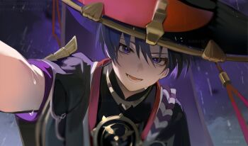  1boy arm_up artist_name bananakeki black_hat black_shirt blunt_ends eyeshadow genshin_impact gold_trim hair_between_eyes hat jewelry jingasa looking_at_viewer makeup male_focus mandarin_collar mitsudomoe_(shape) necklace open_mouth outdoors purple_eyes purple_hair rain red_eyeshadow red_hat scaramouche_(genshin_impact) shirt short_hair short_sleeves smile solo teeth tomoe_(symbol) tongue two-tone_headwear watermark wet  rating:General score:5 user:danbooru