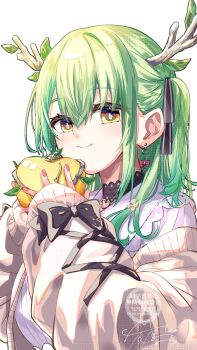  1girl absurdres apple black_bow black_choker bow ceres_fauna ceres_fauna_(jirai_kei) choker closed_mouth commentary food fruit golden_apple green_hair hair_bow highres holding holding_food holding_fruit hololive hololive_english long_hair looking_at_viewer official_alternate_costume shirt smile solo twintails u_da_desu virtual_youtuber white_shirt yellow_eyes 