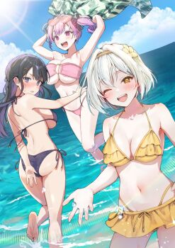  3girls :d ;d arms_up bare_arms bare_legs bare_shoulders barefoot bikini black_bikini black_hair blue_eyes blue_sky braid breasts brown_eyes cleavage cloud commentary_request copyright_request day dutch_angle frilled_bikini frills grey_hair hair_between_eyes hair_ornament hairclip highres horizon large_breasts long_hair medium_breasts multicolored_hair multiple_girls navel novel_illustration ocean official_art one_eye_closed open_mouth outdoors pink_hair purple_eyes side-tie_bikini_bottom sky smile soles standing standing_on_one_leg sunlight swimsuit tomozero twintails two-tone_hair water yellow_bikini 