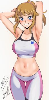  1girl absurdres armpits arms_behind_head blue_eyes blush breasts brown_hair cleavage commentary_request cowboy_shot dated gluteal_fold grin gundam gundam_build_fighters gundam_build_fighters_try hair_ornament hair_scrunchie highres hoshino_fumina large_breasts legs_together looking_at_viewer navel pants pink_pants pink_scrunchie pink_sports_bra ponytail scrunchie signature simple_background smile solo sports_bra standing thigh_gap two-tone_pants two-tone_sports_bra white_background white_pants white_sports_bra yoo_tenchi 