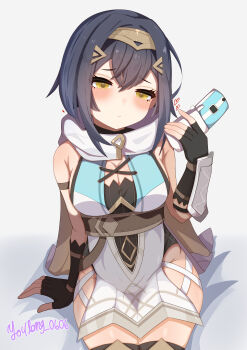  1girl absurdres amber_(stella_sora) armpit_crease artist_name bare_shoulders black_gloves black_hair breasts cellphone cleavage commentary_request fingerless_gloves flip_phone gloves grey_background hair_between_eyes heart highres holding holding_phone looking_at_viewer phone sideboob simple_background solo stella_sora thighs yellow_eyes youlong_0606 