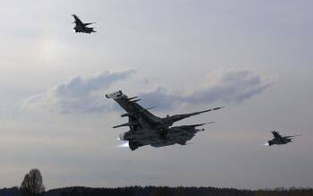  3d aircraft attack_ship_(eve_online) battleship_(eve_online) caldari_state_(eve_online) cloud cloudy_sky commentary dated_commentary english_commentary eve_online fleet flying glowing grey_sky highres ishukone_corporation_(eve_online) military_vehicle outdoors photorealistic radio_antenna realistic scenery sky spacecraft tree vankaiser 