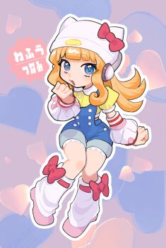  1girl animal_ear_headwear animal_hat beanie blonde_hair blue_eyes blue_overalls blunt_bangs bow buttons cat_hat clenched_hands collared_shirt commentary cosplay crop_top dot_nose fake_animal_ears floating full_body hand_up hat headphones hello_kitty_(character) hello_kitty_(character)_(cosplay) juno_(overwatch) leg_warmers long_hair looking_at_viewer overall_shorts overalls overwatch puffy_short_sleeves puffy_sleeves red_bow shirt short_sleeves simple_background solo translation_request tsunami_(hagoromo27) white_leg_warmers yellow_shirt 
