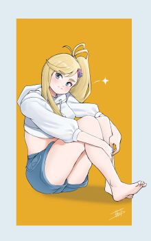  1girl antenna_hair barefoot blonde_hair blue_eyes blue_shorts blush border breasts closed_mouth crop_top cropped_hoodie denim denim_shorts feet full_body grey_border hair_ornament head_tilt heart heart_hair_ornament highres hood hood_down hoodie knees_up legs long_hair looking_at_viewer miarin141 midriff minerva_(re:zero) orange_background re:zero_kara_hajimeru_isekai_seikatsu short_shorts shorts side_ponytail signature simple_background sitting smile solo swept_bangs thick_eyebrows thighs toes white_hoodie 