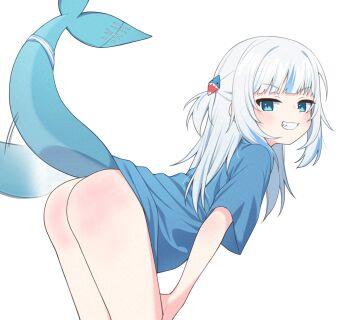  adversarial_noise ass ass_focus bent_over blue_eyes blue_hair blue_shirt blush_stickers bottomless bratty fins fish_tail from_side gawr_gura grey_hair hair_ornament highres hololive hololive_english long_hair looking_at_viewer multicolored_hair pink_ass shark_girl shark_tail shirt simple_background smile smug streaked_hair tail third-party_edit uncensored virtual_youtuber white_background white_hair 