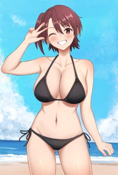  1girl absurdres akashi_yuuna alternate_breast_size_(larger) beach bikini black_bikini blue_sky blush breasts brown_hair collarbone commission cowboy_shot day gluteal_fold grin hand_up highres horizon large_breasts looking_at_viewer mahou_sensei_negima! medium_hair navel ocean outdoors pixiv_commission side-tie_bikini_bottom sky smile surippa1010 swimsuit thighs w water 