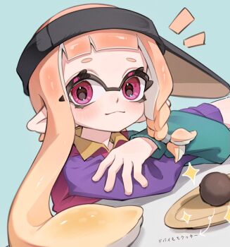  1girl arrow_(symbol) black_hat blue_background chu_u0spl closed_mouth eyelashes food hat highres inkling inkling_girl inkling_player_character long_hair looking_at_viewer nintendo notice_lines orange_hair pink_eyes plate pointy_ears short_eyebrows simple_background sitting smile solo sparkle splatoon_(series) splatoon_3 tentacle_hair translation_request visor_cap 