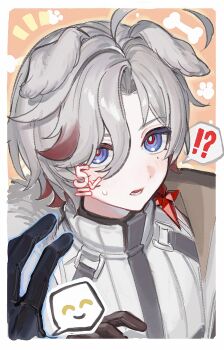  !? 2boys ahoge animal_ears black_gloves blue_eyes blush commentary_request earrings flins_(genshin_impact) genshin_impact gloves grey_hair hair_between_eyes illuga_(genshin_impact) jewelry kemonomimi_mode looking_at_viewer male_focus mole mole_under_eye multicolored_hair multiple_boys parted_lips paw_print red_hair ririri_(lilili_tea) single_earring solo_focus spoken_expression sweat turtleneck upper_body 