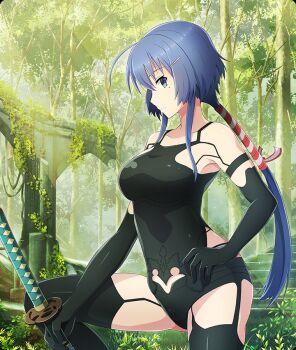  1girl a2_(nier:automata) a2_(nier:automata)_(cosplay) ahoge arch armpit_crease black_gloves black_shirt black_shorts black_thighhighs blue_hair breasts closed_mouth cosplay dappled_sunlight day elbow_gloves forest game_cg gloves hair_ornament hairclip hand_on_own_hip holding holding_sword holding_weapon ivy katana large_breasts long_hair looking_at_viewer low_ponytail mole mole_under_eye nature nier:automata nier_(series) official_art ponytail profile red_ribbon ribbon ruins setouchi_chie sheath sheathed shirt short_shorts shorts sideways_glance skin_tight sleeveless sleeveless_shirt solo stairs stone_stairs striped_ribbon sunlight sword thighhighs third-party_source toji_no_miko toji_no_miko:_kizamishi_issen_no_tomoshibi tree two-tone_ribbon uneven_footing very_long_hair weapon white_ribbon 