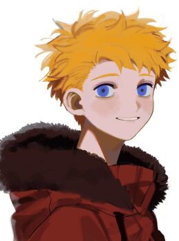  1boy animification black_fur blonde_hair blue_eyes chinese_commentary chunai_tuju commentary_request fur-trimmed_hood fur_trim highres hood hood_down hooded_jacket jacket kenny_mccormick looking_at_viewer male_focus parted_lips red_jacket short_hair simple_background solo south_park white_background 