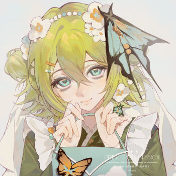  absurdres aqua_eyes bag bug butterfly butterfly_hair_ornament closed_mouth crossed_bangs eyelashes fingernails flower frills green_hair hair_between_eyes hair_ornament hairpin highres holding holding_bag insect lips long_sleeves medium_hair orange_butterfly original simple_background smile white_background white_flower yihuo_tou_mei_tou 