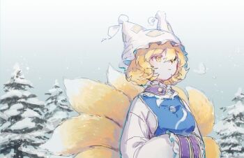  1girl blonde_hair blue_tabard commentary_request dress fox_girl fox_tail hat looking_to_the_side multiple_tails outdoors own_hands_together pine_tree short_hair snow solo taasuukeeteeeee tabard tail touhou tree white_dress white_hat winter yakumo_ran yellow_eyes 