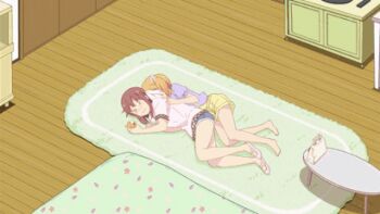  2girls animated animated_gif anime_screenshot bedroom blonde_hair blush flower green_eyes hair_flower hair_ornament holding_hands interlocked_fingers kiss lowres lying multiple_girls non-web_source on_back red_eyes red_hair sakura_trick sonoda_yuu takayama_haruka yuri  rating:Sensitive score:67 user:danbooru