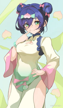 1girl absurdres beads belle_(zenless_zone_zero) blue_background blue_hair blush bow bracelet breast_cutout breasts china_dress chinese_clothes commentary_request cowboy_shot double_bun dress finger_to_mouth green_background green_dress green_eyes hair_between_eyes hair_bow hair_bun hand_on_own_hip highres jewelry jizaier looking_at_viewer medium_breasts multicolored_dress nail_polish official_alternate_costume pelvic_curtain pink_bow short_hair solo two-tone_background zenless_zone_zero