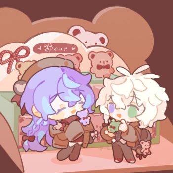 2boys alternate_costume backpack bag blue_hair blush brown_background brown_jacket brown_pants chibi closed_eyes display full_body green_eyes heterochromia highres holding holding_stuffed_toy hoshirube_sho indoors jacket looking_at_another male_focus multicolored_hair multiple_boys murakumo_kagetsu nijisanji open_mouth pants purple_eyes purple_hair shelf shuxingbuming_moxiaobai simple_background sleeves_past_fingers sleeves_past_wrists smile streaked_hair stuffed_animal stuffed_toy teddy_bear virtual_youtuber white_hair