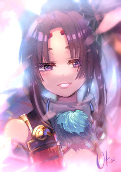 1girl armor black_hair blue_eyes blush commentary_request fate/grand_order fate_(series) feathers hat highres japanese_armor long_hair looking_at_viewer open_mouth parted_bangs pom_pom_(clothes) shoulder_armor side_ponytail simple_background smile sode solo tate_eboshi ukumituki ushiwakamaru_(fate)