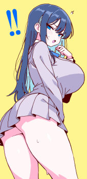 ! !! 1girl aqua_hair bare_legs black_hair blue_eyes blue_necktie blush breasts bungeiman_masa collared_shirt colored_inner_hair cowboy_shot from_side grey_jacket grey_skirt hand_up highres jacket large_breasts long_hair looking_at_viewer looking_back multicolored_hair necktie open_mouth original pleated_skirt school_uniform shirt simple_background skirt solo sweat two-tone_hair white_shirt yellow_background