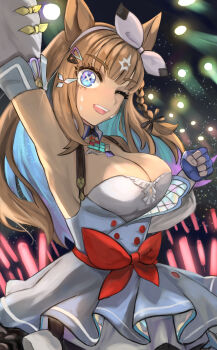1girl absurdres almond_eye_(umamusume) animal_ears arm_up armpits blue_eyes braid breasts brown_hair chest_jewel cleavage collarbone commentary_request detached_sleeves fingerless_gloves gloves hair_between_eyes hair_ornament hairband highres horse_ears horse_girl looking_at_viewer medium_breasts multicolored_hair one_eye_closed open_mouth sakekasu_(ban_yuuki) solo stage teeth two-tone_hair umamusume upper_teeth_only