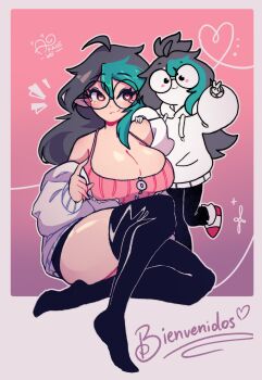 2girls ahoge akane_k0 akane_ko artist_logo bare_shoulders black_hair black_pants black_shorts black_thighhighs breasts cleavage collarbone dual_persona glasses green_hair hand_on_another&#039;s_shoulder heart heart-shaped_pupils heart_in_eye highres hood hood_down hoodie large_breasts logo long_hair mini_person multicolored_hair multiple_girls open_clothes original pants pink_tank_top red_shoes round_eyewear shiny_skin shoes shorts signature smile spanish_text symbol-shaped_pupils symbol_in_eye tank_top thighhighs two-tone_hair v