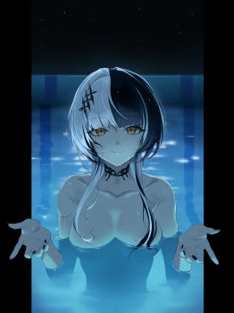 1girl absurdres black_choker black_hair black_nails breasts chainsaw_man choker closed_mouth commentary highres hololive hololive_english i&#039;ll_teach_you_everything_(chainsaw_man) large_breasts long_hair looking_at_viewer matryo8 multicolored_hair parody partially_submerged pool scene_reference shiori_novella smile solo split-color_hair two-tone_hair virtual_youtuber white_hair yellow_eyes