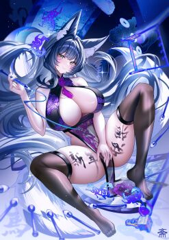 1girl absurdres alternate_costume animal_ear_fluff animal_ears azur_lane bare_arms bare_shoulders black_hair black_thighhighs body_writing breasts closed_mouth fox_ears fox_girl fox_tail full_body highres holding huge_breasts long_hair looking_at_viewer multiple_tails musashi_(azur_lane) pelvic_curtain smile tail tansuan_(ensj3875) thighhighs thighs very_long_hair yellow_eyes