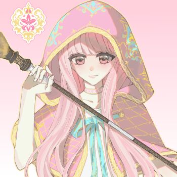 1girl argyle_cloak argyle_clothes blue_bow blue_bowtie blunt_bangs bow bowtie brown_eyes chenlanbulan_slan chinese_commentary choker cloak closed_mouth collarbone commentary_request crest eyelashes fingernails gradient_background hair_half_over_shoulder highres holding holding_staff hood hood_up hooded_cloak infinity_nikki light_blush light_smile lips long_hair nikki_(nikki) nikki_(series) pink_background pink_choker pink_cloak pink_hair pink_lips shirt simple_background solo staff upper_body white_shirt