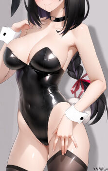 1girl animal_ears armpits bare_arms bare_shoulders black_hair black_leotard braid braided_ponytail breasts chinese_commentary choker cleavage closed_mouth collarbone commentary_request covered_navel cowboy_shot eyes_out_of_frame fake_animal_ears fake_tail fingernails grey_background hair_ribbon hand_up head_out_of_frame heart heart_choker highleg highres large_breasts leotard long_fingernails medium_hair original playboy_bunny rabbit_ears rabbit_tail red_ribbon ribbon shiny_clothes simple_background single_braid skindentation smile solo strapless strapless_leotard tail thighhighs thighs white_wrist_cuffs wrist_cuffs xnnagu
