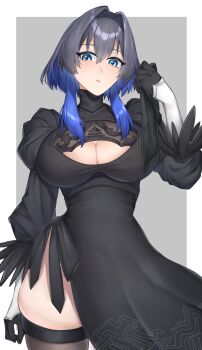 1girl 2b_(nier:automata) 2b_(nier:automata)_(cosplay) black_dress black_gloves black_hair black_skirt blue_eyes blue_hair breasts cleavage_cutout clothing_cutout cosplay dress feather-trimmed_sleeves gloves gluteal_fold hair_intakes highleg highres hololive hololive_english jellyfish_cut juliet_sleeves large_breasts long_sleeves nier nier:automata nier_(series) ouro_kronii puffy_sleeves short_hair skindentation skirt solo thighhighs under_eko virtual_youtuber