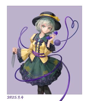 1girl absurdres bing_guo black_hat blouse bow buttons calling diamond_button eyeball floral_print frilled_shirt_collar frilled_sleeves frills green_eyes green_hair green_skirt hat hat_bow hat_ribbon heart heart_of_string highres holding holding_knife holding_phone holding_weapon knife komeiji_koishi long_sleeves looking_at_viewer open_mouth pantyhose phone purple_background ribbon rose_print shirt short_hair skirt solo third_eye touhou weapon wide_sleeves yellow_bow yellow_ribbon yellow_shirt