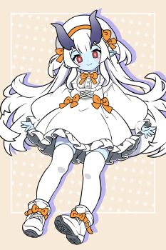 1girl arum_(world_flipper) blue_skin bow bright_pupils closed_mouth colored_skin commentary_request dress fangs full_body highres horns long_hair long_sleeves looking_at_viewer mwm5 orange_bow pointy_ears red_eyes shoes smile solo thighhighs very_long_hair white_dress white_hair white_pupils white_shoes white_thighhighs world_flipper