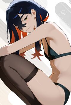1girl absurdres artist_name bikini black_bikini black_hair black_thighhighs carmine_(pokemon) closed_mouth colored_inner_hair crossed_bangs flat_chest from_side hair_between_eyes highres long_hair looking_at_viewer mole mole_under_eye multicolored_hair navel nintendo otokakoto pokemon pokemon_sv red_hair simple_background smile squatting swimsuit thighhighs two-tone_hair yellow_eyes