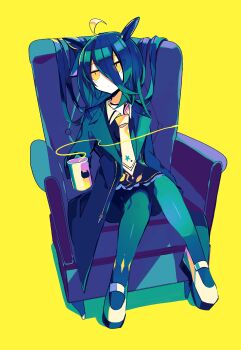 1girl absurdres ahoge black_choker black_coat black_hair black_pantyhose black_shirt black_skirt blending blonde_hair choker closed_mouth coat commentary contrast_collar couch expressionless hair_between_eyes hair_spread_out highres light_trail long_hair long_hair_between_eyes long_sleeves manhattan_cafe_(creeping_shadow)_(umamusume) manhattan_cafe_(umamusume) meto_(metrin) multicolored_hair necktie on_couch open_clothes open_coat pantyhose pleated_skirt shirt shoes simple_background sitting skirt solo steam symbol-only_commentary umamusume very_long_hair white_hair white_shoes yellow_background yellow_eyes yellow_necktie