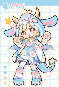 1girl animal_costume animal_ear_hood animal_hands artist_name bell blonde_hair blue_boots blue_bow blue_cloak blue_dress blue_tail blue_wings boots bow brown_eyes character_name cherilynorz claw_pose cloak commentary deepwood_dream_(infinity_nikki) dragon_costume dragon_horns dragon_tail dragon_wings dress drop_shadow eyelashes fake_animal_ears fake_claws fake_tail fake_wings frilled_dress frills full_body fur_gloves gloves grid_background hair_bow hair_ornament happy hashtag-only_commentary heart heart_print highres hood hood_up hooded_cloak horned_hood horns infinity_nikki knee_boots letterboxed long_hair looking_at_viewer low_twintails medium_dress multicolored_boots multicolored_hair neck_bell nikki_(series) notice_lines open_mouth outline pantyhose paw_gloves paw_shoes pink_boots pleated_dress print_boots print_dress short_twintails sleeveless sleeveless_dress smile solo standing star_(symbol) star_hair_ornament star_in_eye star_print streaked_hair striped_clothes striped_horns striped_pantyhose symbol_in_eye tail twintails two-sided_cloak two-sided_fabric two-tone_boots vertical-striped_clothes vertical-striped_pantyhose white_background white_cloak white_gloves white_horns white_pantyhose wings yellow_outline