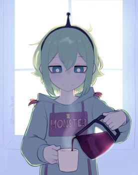 1girl amano_pikamee amano_pikamee_(dinosaur_hoodie) bags_under_eyes blue_eyes bright_pupils closed_mouth clothes_writing coffee coffee_pot commentary english_commentary green_hair green_hoodie green_theme hairband highres holding hood hood_down hoodie jitome long_sleeves medium_hair pitcher_(container) pouring smile solo twitter_username upper_body virtual_youtuber voms white_pupils yoako