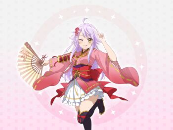 1girl ;q ahoge armor black_boots boots folding_fan game_cg hair_ornament hand_fan hand_up holding holding_fan japanese_armor japanese_clothes kimono long_hair long_sleeves looking_at_viewer official_art one_eye_closed otonashi_ichie outstretched_arm pink_hair red_kimono shoujo_kageki_revue_starlight shoujo_kageki_revue_starlight_-re_live- solo standing standing_on_one_leg thigh_boots tongue tongue_out v wide_sleeves yellow_eyes