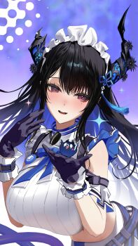 1girl absurdres asymmetrical_horns bare_shoulders black_hair black_horns blue_background blue_hair breasts highres hololive hololive_english horns jailbird_(nerissa_ravencroft) large_breasts mole mole_under_eye multicolored_hair nerissa_ravencroft purple_eyes shirt solo thekaiyip two-tone_hair uneven_horns upper_body virtual_youtuber white_shirt