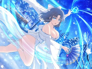 1girl :o bare_shoulders blue_eyes bow breasts cleavage collarbone cryokinesis fighting forest grey_hair hair_bow hand_fan japanese_clothes kimono large_breasts low_neckline medium_hair midair nature night no_panties non-web_source official_art ribbon-trimmed_kimono ribbon_trim senran_kagura senran_kagura_new_link serious snow snowflakes snowing striped_bow tree white_bow white_kimono yumi_(senran_kagura)