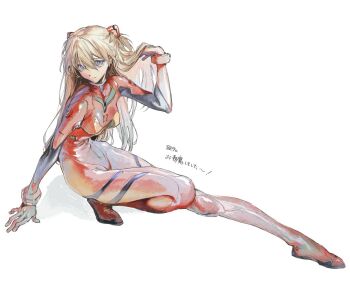 1girl blue_eyes bodysuit breasts brown_hair chinese_text closed_mouth full_body hair_between_eyes hair_ornament hairpods hand_in_own_hair highres interface_headset_(evangelion) kaimochi0839 long_hair looking_at_viewer mecha_pilot_suit medium_breasts multicolored_bodysuit neon_genesis_evangelion orange_bodysuit plugsuit_(evangelion) red_bodysuit simple_background smile solo souryuu_asuka_langley squatting two_side_up white_background