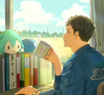 1boy baseball baseball_cap blue_hat blue_shirt blue_sky brown_eyes brown_hair closed_mouth clothes_writing cloud commentary_request cup day fuwapuchi hand_on_table hand_up hat hatsune_miku highres holding holding_cup mug nesoberi nijisanji nijisanji_koshien people profile shirt short_hair sitting sky smile solo unworn_headwear upper_body very_short_hair virtual_youtuber vocaloid watch window wristwatch yashiro_kizuku zmzm_hiji