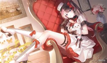 1girl black_gloves black_hair boots bow couch footwear_bow gloves hair_bow hand_up indoors knee_boots looking_at_viewer multicolored_hair on_couch parted_lips pink_hair short_sleeves sitting solo split-color_hair stuffed_toy tachibana_hinano toosaka_asagi twintails two-tone_hair virtual_youtuber vspo! white_boots