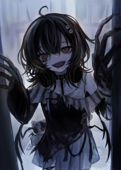 1girl :d ahoge black_hair black_shirt black_wings blood blood_on_face commentary_request extra_pupils hair_between_eyes hands_up hasunokaeru headphones headphones_around_neck highres looking_at_viewer low_wings mahou_shoujo_no_majo_saiban off_shoulder open_mouth pleated_skirt red_eyes sawatari_coco sharp_teeth shirt skirt smile solo spoilers stuffed_animal stuffed_cat stuffed_toy tank_top teeth white_skirt white_tank_top wings