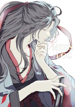 1boy absurdres ahoge bishounen black_hair black_hanfu chinese_clothes closed_mouth coat collarbone english_text grey_coat hair_down hair_ribbon half_updo hand_on_own_chin hand_up hanfu highres long_hair long_sleeves looking_to_the_side male_focus modao_zushi naruse_(kmk648) official_alternate_costume official_alternate_hairstyle open_clothes open_coat parted_bangs profile red_eyes red_ribbon red_sash ribbon robe sash simple_background solo upper_body wei_wuxian wei_wuxian_(yiling_laozu) white_background wide_sleeves