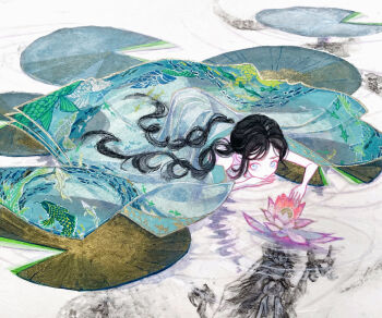 1girl absurdres black_hair commentary_request expressionless flower highres japanese_clothes kimono lily_pad long_hair looking_at_viewer lying on_stomach original ripples shiguretau solo traditional_media water water_lily_flower white_eyes