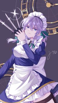 1girl absurdres apron back_bow between_fingers blue_dress blue_eyes bow braid breasts commentary_request dress glint green_bow grey_hair hair_bow highres holding holding_knife izayoi_sakuya juliet_sleeves knife knives_between_fingers large_breasts long_hair long_sleeves looking_at_viewer maid maid_headdress mito_(fate) puffy_sleeves roman_numeral signature solo thigh_sheath thigh_strap touhou twin_braids waist_apron white_apron white_bow