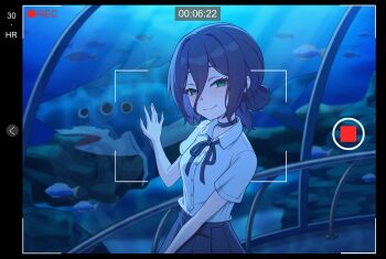 1girl aquarium beam_(chainsaw_man) blue_choker blue_hair blue_ribbon blue_skirt chainsaw_man choker closed_mouth collared_shirt fish green_eyes hair_between_eyes highres jiha neck_ribbon recording reze_(chainsaw_man) ribbon school_uniform shark shirt skirt smile viewfinder white_shirt